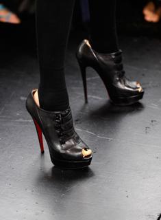 Jenny McCarthy-Wahlberg feet photo thumbnail