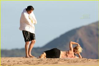 Jenny McCarthy-Wahlberg feet photo thumbnail