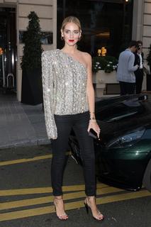 Chiara Ferragni feet photo thumbnail