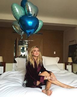 Chiara Ferragni feet photo thumbnail