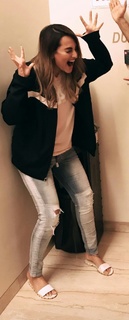Sonakshi Sinha feet photo thumbnail