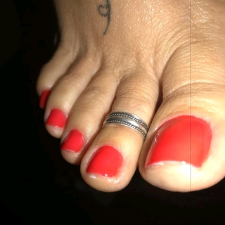 Karin Klemp feet photo thumbnail