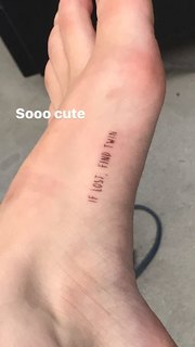 Bella Thorne feet photo thumbnail