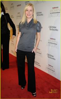 Angela Kinsey feet photo thumbnail