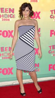 Nelly Furtado feet photo thumbnail