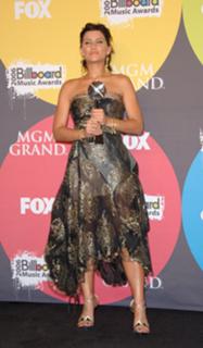 Nelly Furtado feet photo thumbnail