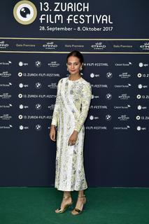 Alicia Vikander feet photo thumbnail