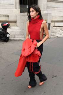 Sara Sampaio feet photo thumbnail