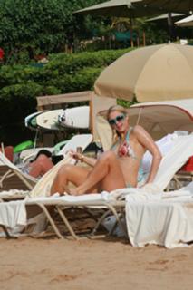 Paris Hilton feet photo thumbnail