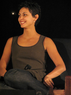Morena Baccarin feet photo thumbnail