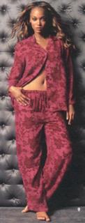 Tyra Banks feet photo thumbnail