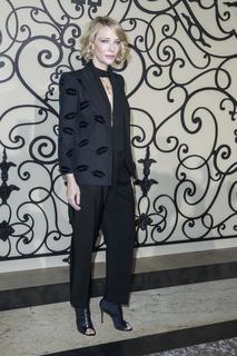Cate Blanchett feet photo thumbnail