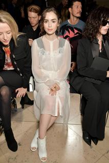 Lily Collins feet photo thumbnail