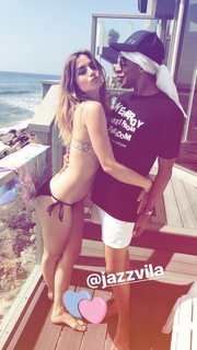 Ana de Armas feet photo thumbnail