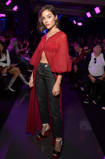 Olivia Culpo feet photo thumbnail