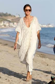 Heidi Klum feet photo thumbnail
