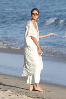 Heidi Klum feet photo thumbnail