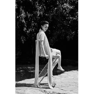 Lily Collins feet photo thumbnail