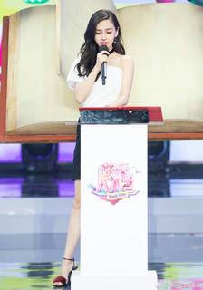 Angelababy feet photo thumbnail