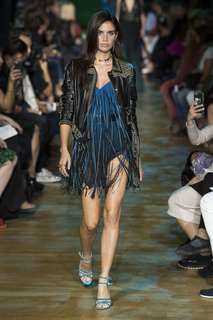 Sara Sampaio feet photo thumbnail