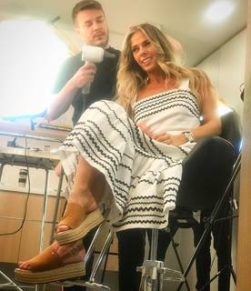 Adriane Galisteu feet photo thumbnail