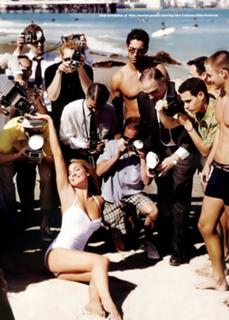 Cameron Diaz feet photo thumbnail