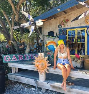 Karol G feet photo 2