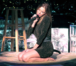 LeAnn Rimes feet photo thumbnail
