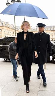 Cate Blanchett feet photo thumbnail