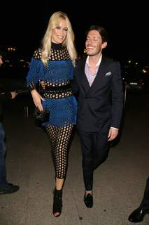 Claudia Schiffer feet photo thumbnail