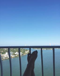 Vale Genta feet photo thumbnail