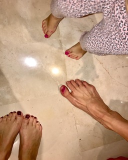 Daniela Katzenberger feet photo thumbnail