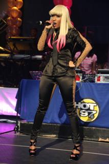 Nicki Minaj feet photo thumbnail