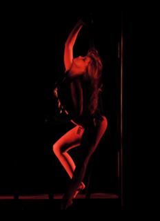 Carmen Electra feet photo thumbnail