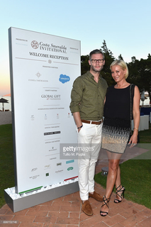 Denise Van Outen feet photo thumbnail