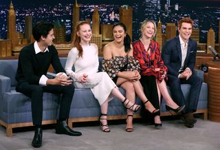 Camila Mendes feet photo thumbnail