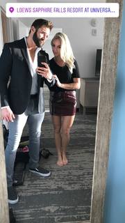 Chelsea Green feet photo thumbnail