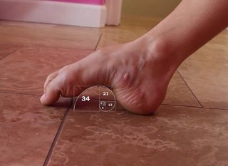Emma Lovett feet photo thumbnail