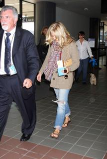 Kristen Bell feet photo thumbnail