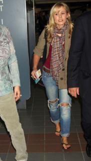 Kristen Bell feet photo thumbnail