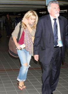 Kristen Bell feet photo thumbnail