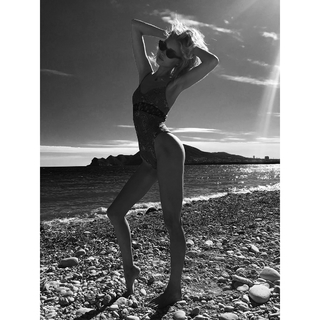 Elsa Hosk feet photo thumbnail
