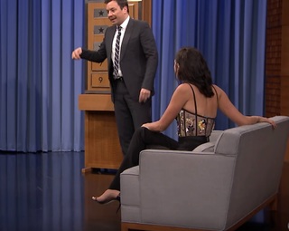 Gal Gadot feet photo thumbnail