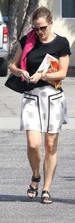Jennifer Garner feet photo thumbnail