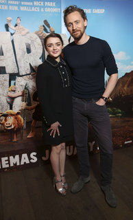 Maisie Williams feet photo thumbnail