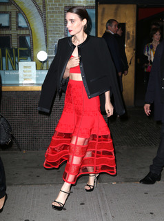 Rooney Mara feet photo thumbnail