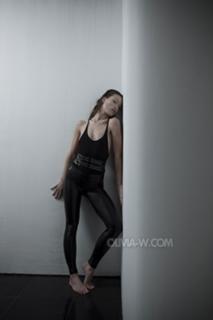 Olivia Wilde feet photo thumbnail