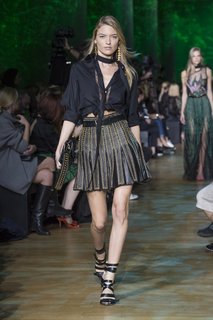 Martha Hunt feet photo thumbnail