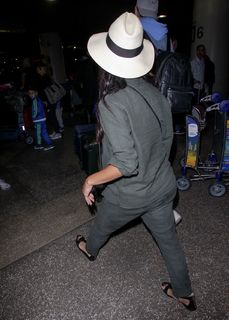 Nicole Scherzinger feet photo thumbnail