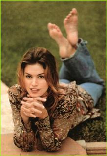 Cindy Crawford feet photo thumbnail